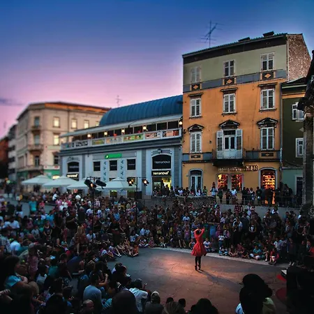 Cozy In With Wifi Apartman Pula