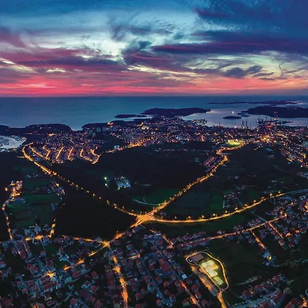 Apartman Cozy In With Wifi