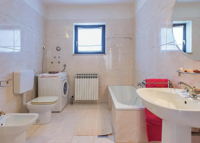 Apartment Cozy In With Wifi Pula